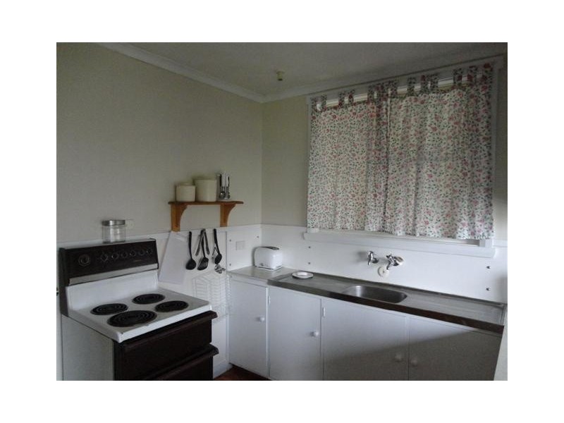 8 Belstead Street, Zeehan TAS 7469