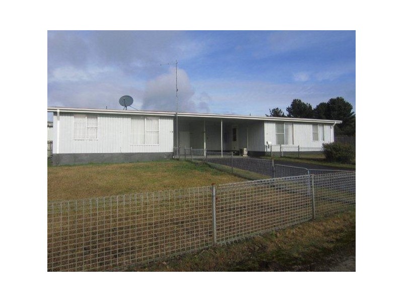 33 and 33A Counsel Street, Zeehan TAS 7469