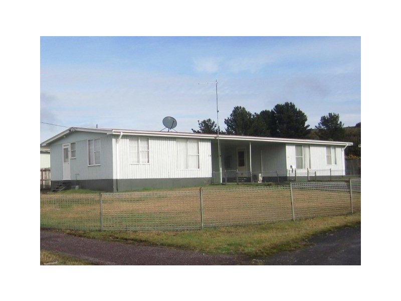 33 and 33A Counsel Street, Zeehan TAS 7469