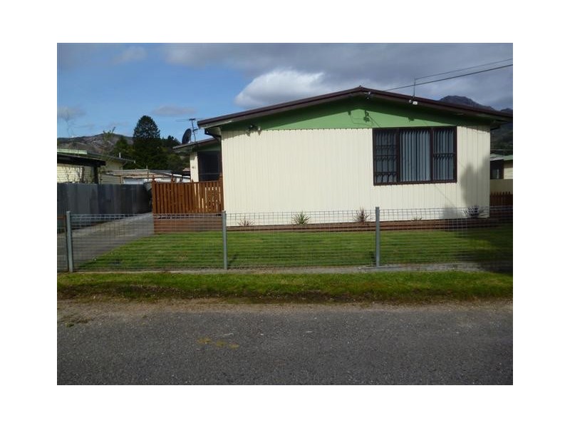 41 Esplanade, Queenstown TAS 7467