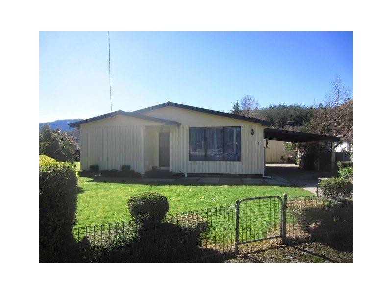 6 Jukes Crescent, Queenstown TAS 7467