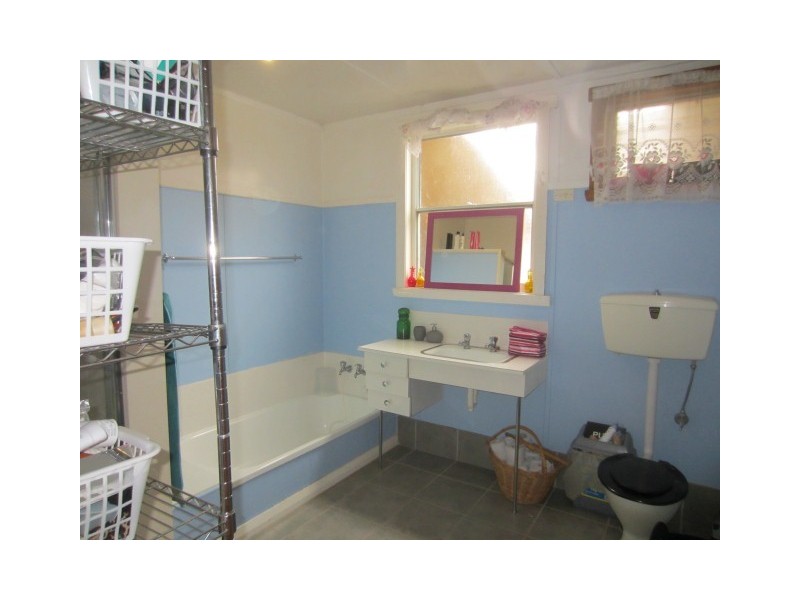 18 Belstead Street, Zeehan TAS 7469