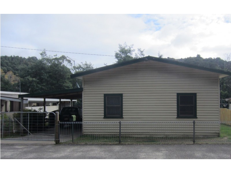 2/8B Wilsdon Street, Queenstown TAS 7467