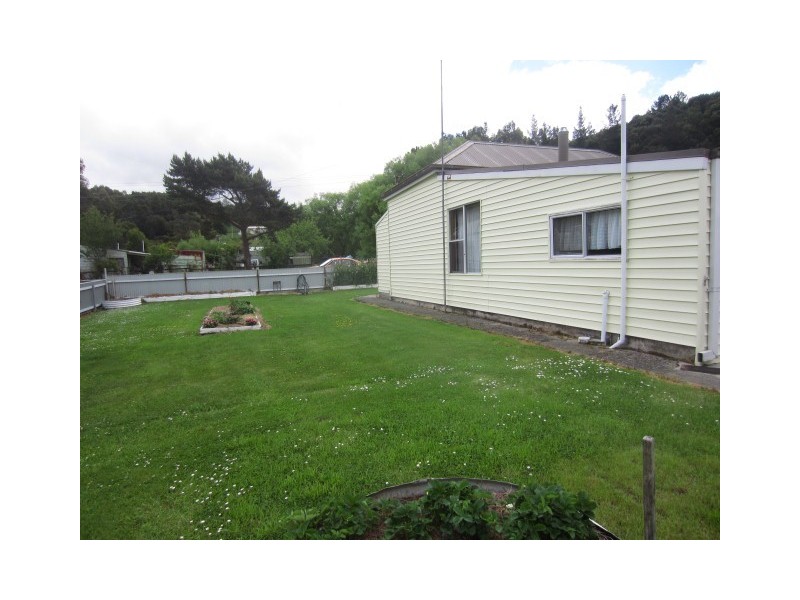 20 Bayley Street, Zeehan TAS 7469