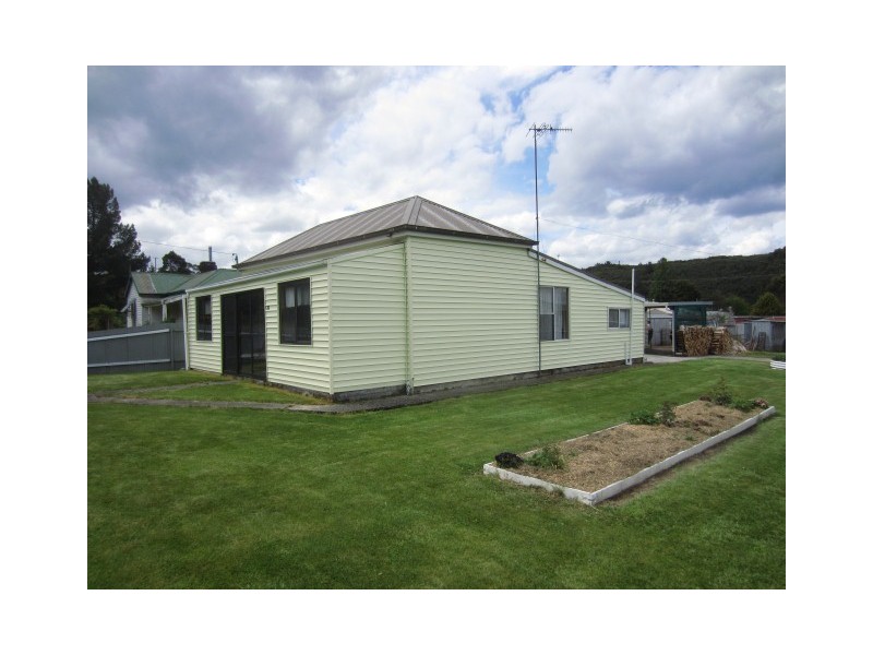20 Bayley Street, Zeehan TAS 7469