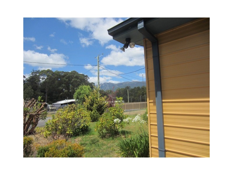 17 and 19 Chester Avenue, Rosebery TAS 7470