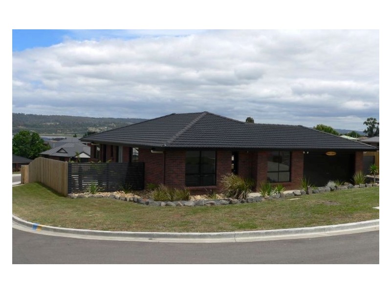 10 Dafnis Drive, Newnham TAS 7248