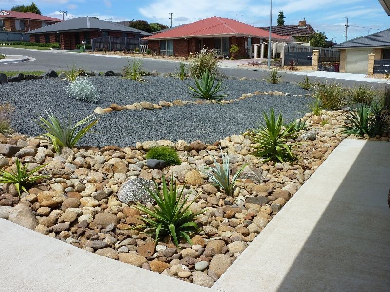 10 Dafnis Drive, Newnham TAS 7248