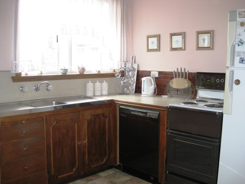 28 Julie Crescent, Newnham TAS 7248