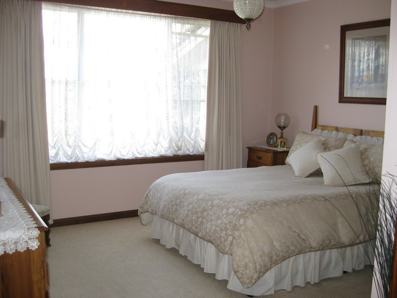 28 Julie Crescent, Newnham TAS 7248