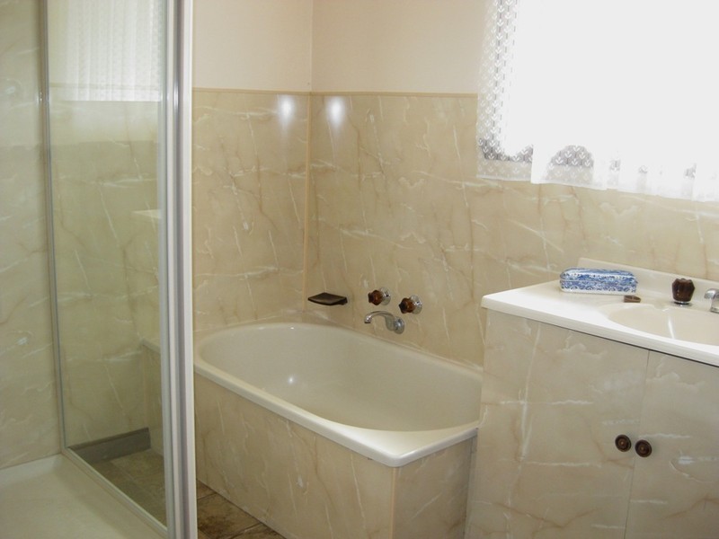 28 Julie Crescent, Newnham TAS 7248