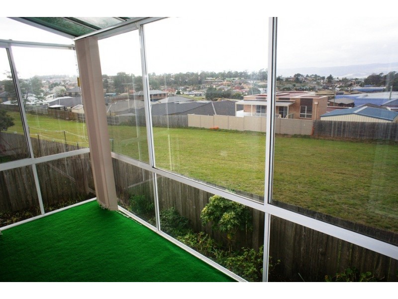 2/6 Nanette Court, Prospect TAS 7250