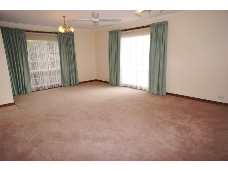 2/6 Nanette Court, Prospect TAS 7250