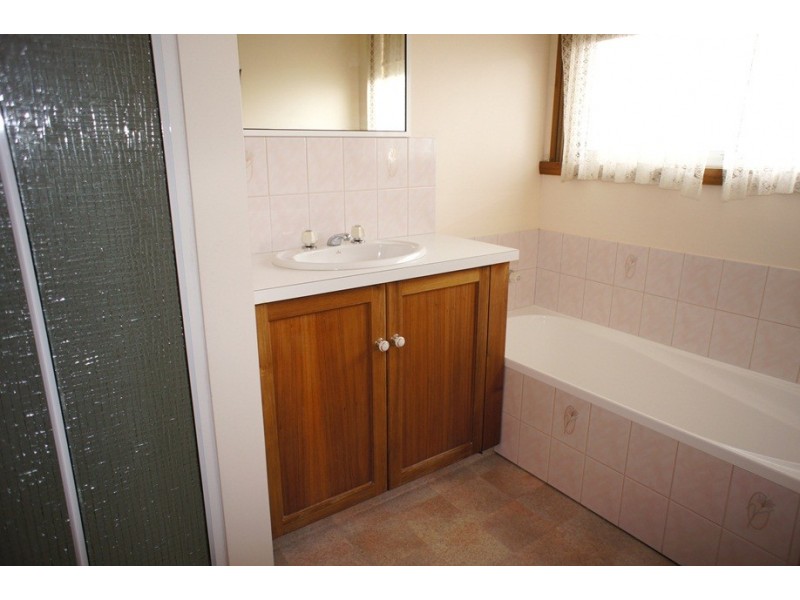 2/6 Nanette Court, Prospect TAS 7250