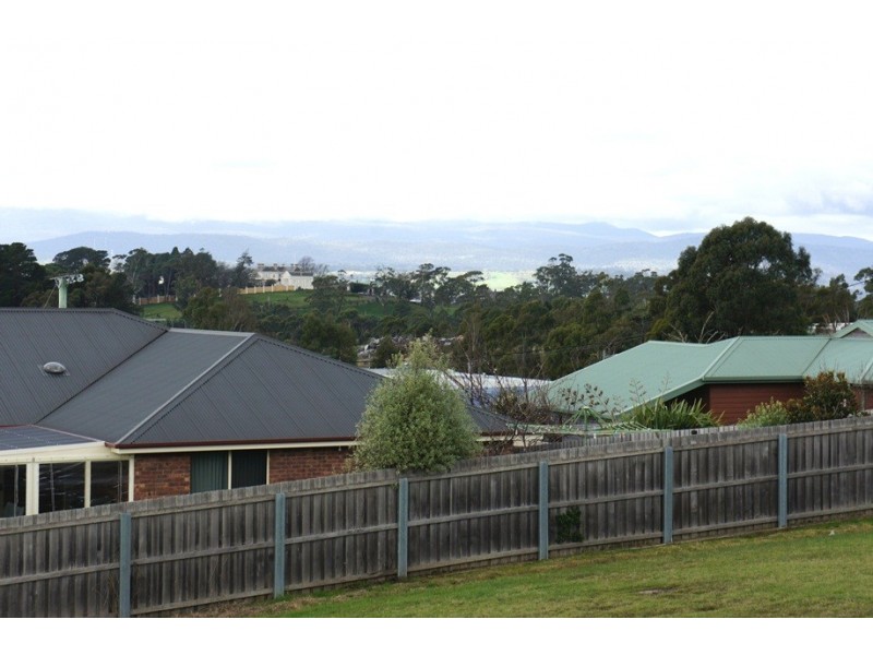 2/6 Nanette Court, Prospect TAS 7250