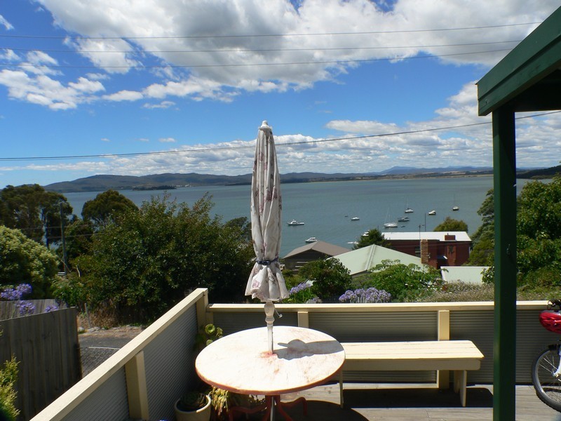 3 Ross Lane, Beauty Point TAS 7270