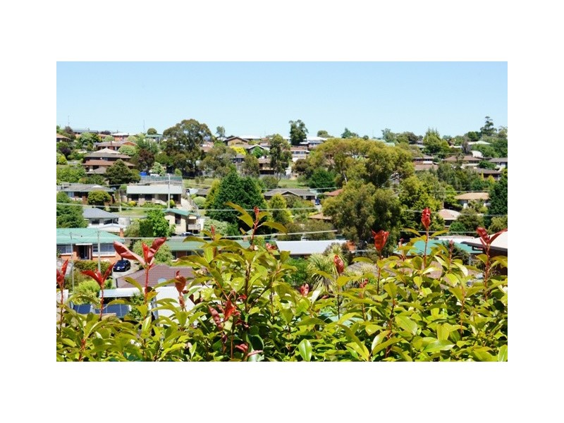 9 Hall Court, Summerhill TAS 7250