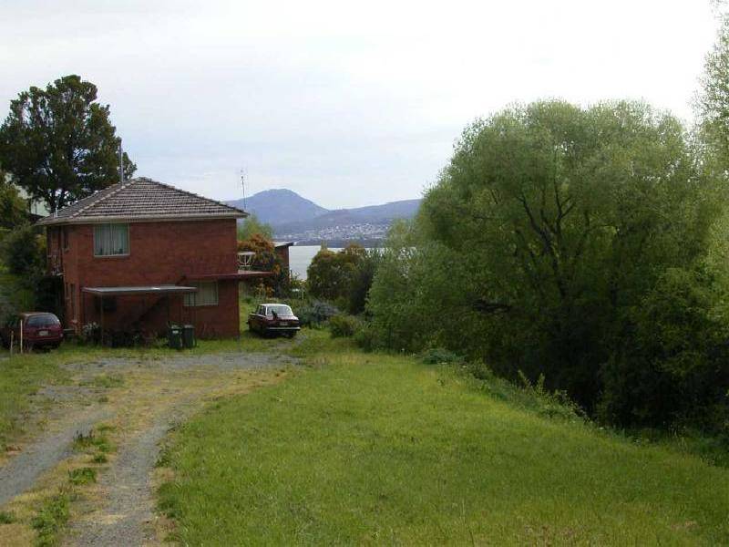 337 Churchill Avenue, Sandy Bay TAS 7005