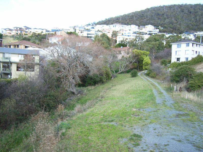 337 Churchill Avenue, Sandy Bay TAS 7005