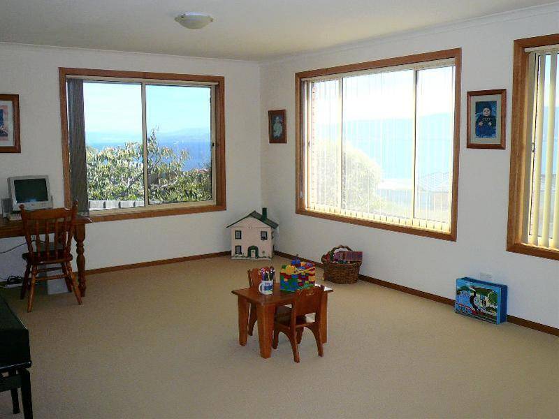 33 Pindos Drive, Tranmere TAS 7018