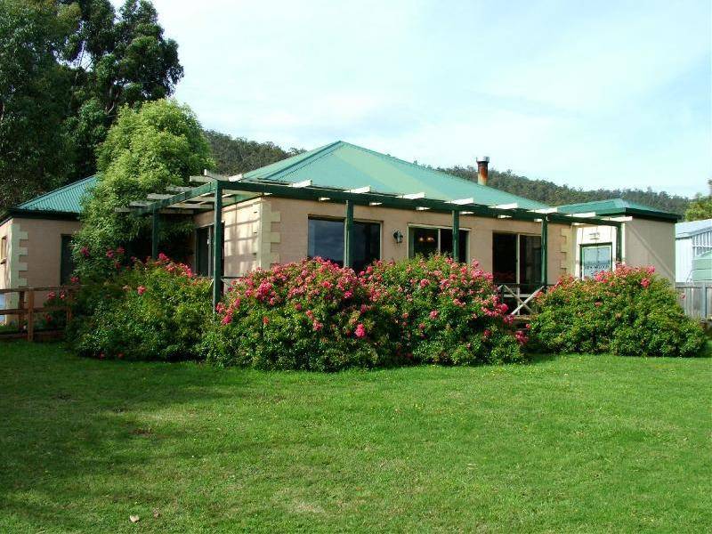 6713 Channel Highway, Deep Bay TAS 7112