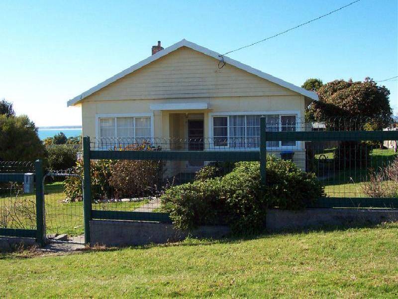 17 Albert Street, Bridport TAS 7262