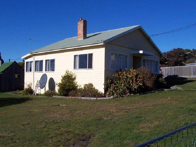 17 Albert Street, Bridport TAS 7262