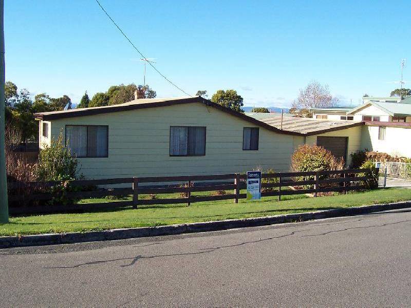 3 Albert Street, Bridport TAS 7262