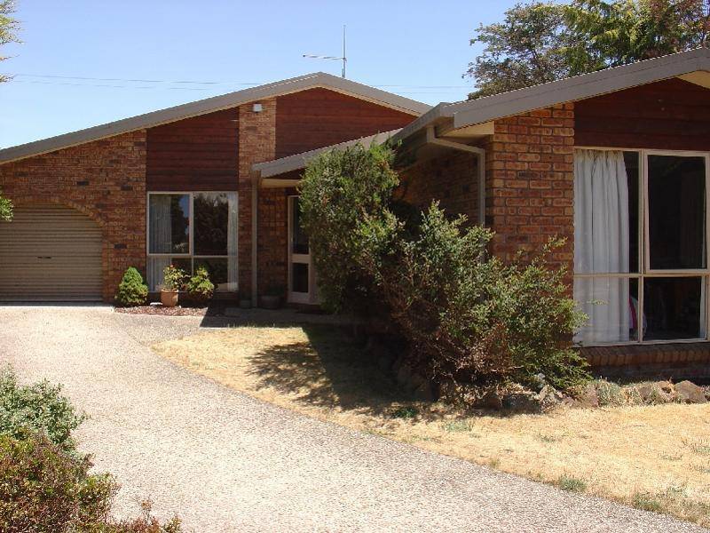 11 Clare Court, Devonport TAS 7310