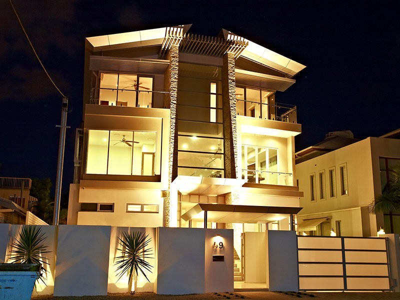 Main Beach QLD 4217