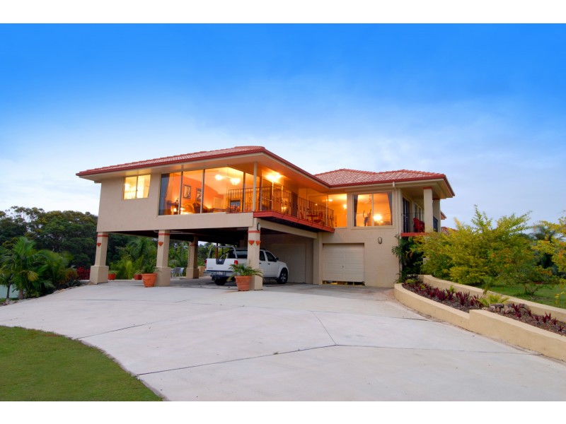 102 Ocean Vista Drive, Maroochy River QLD 4561