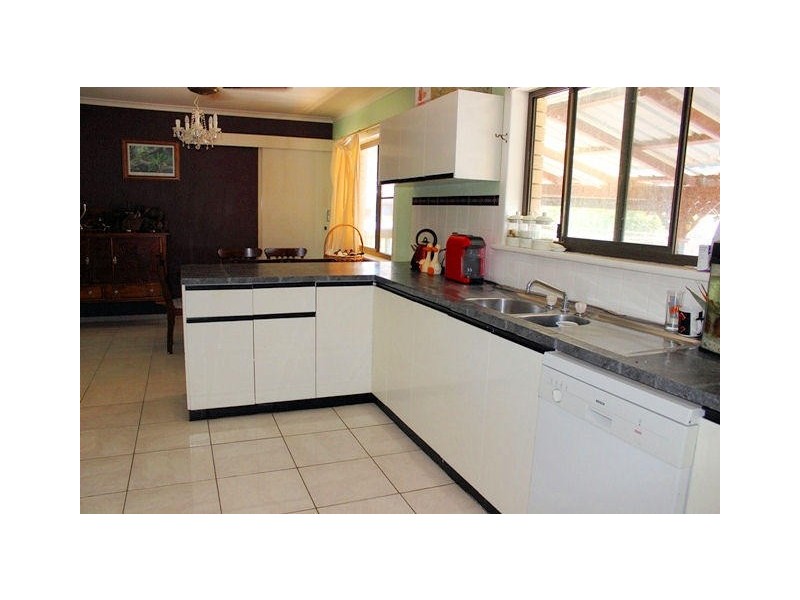 12 Jocelyn Parade, Granville QLD 4650