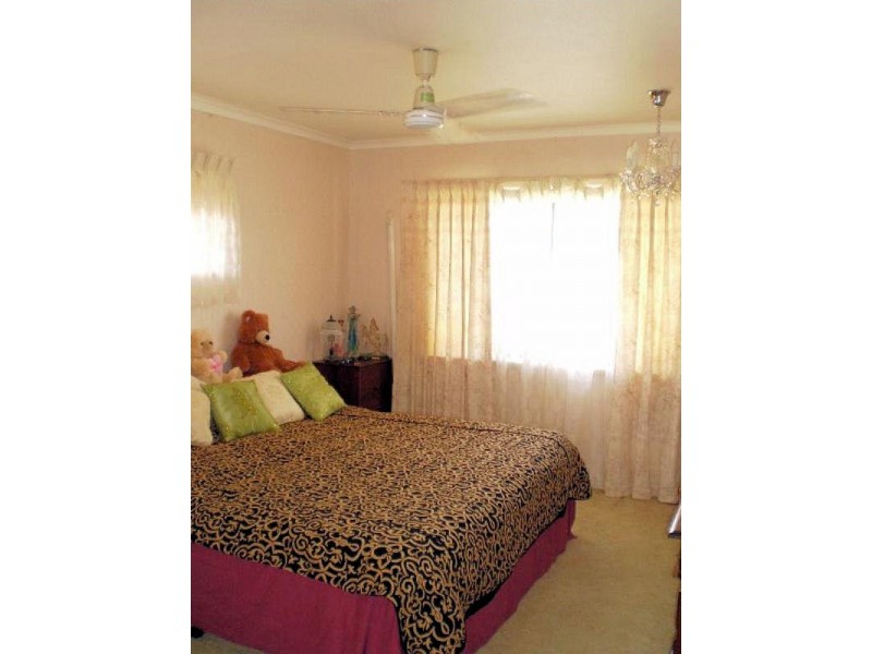 12 Jocelyn Parade, Granville QLD 4650