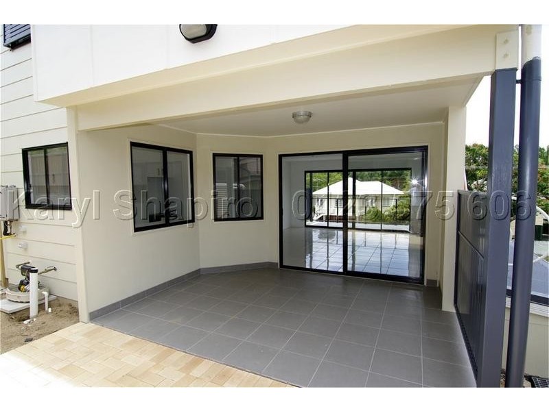 32 Farm St, Newmarket QLD 4051