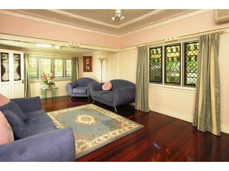 8 Accession Street, Bardon QLD 4065