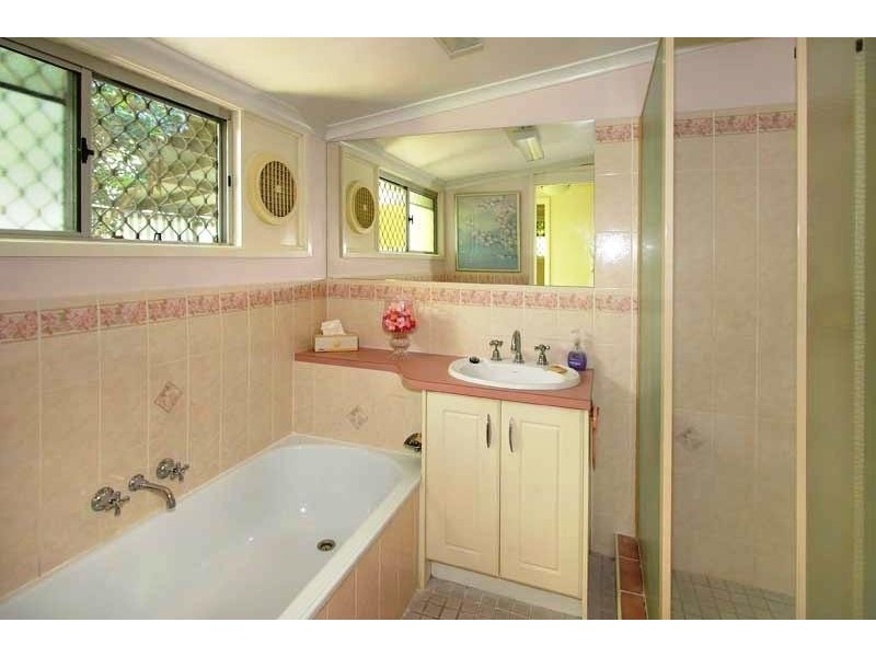 8 Accession Street, Bardon QLD 4065