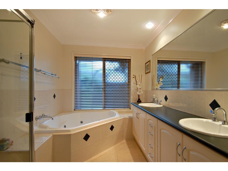22 Springall Place, Wakerley QLD 4154