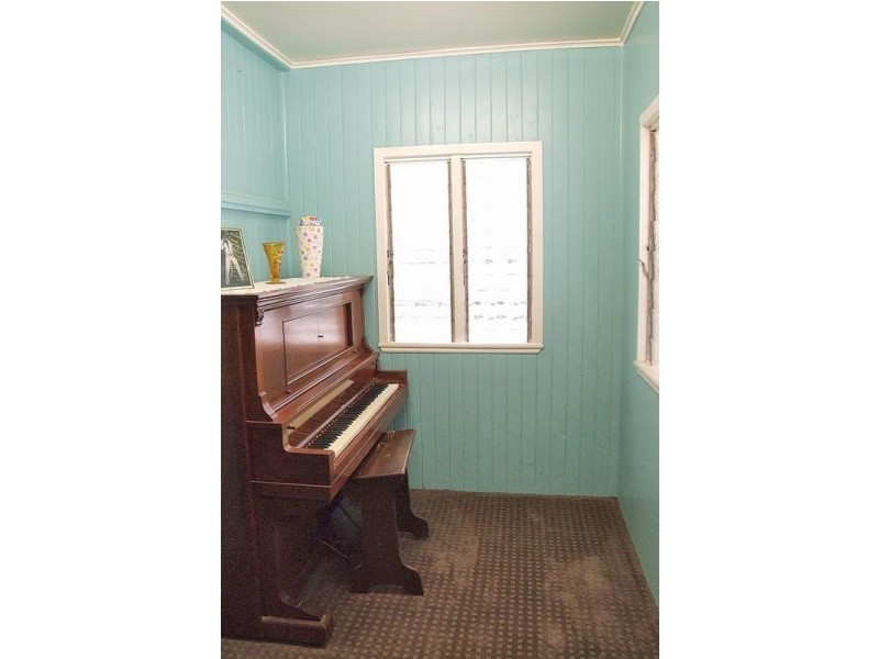 8 Thorley Street, Dalby QLD 4405