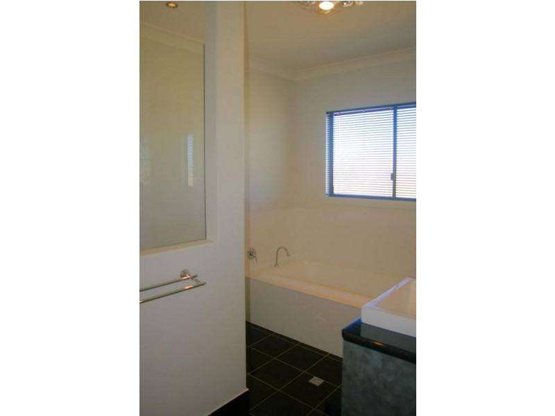 37 Diamond Drive, Dalby QLD 4405