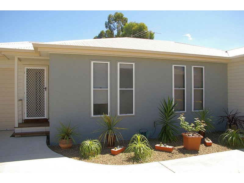Unit 2, 12 Jimbour Street, Dalby QLD 4405