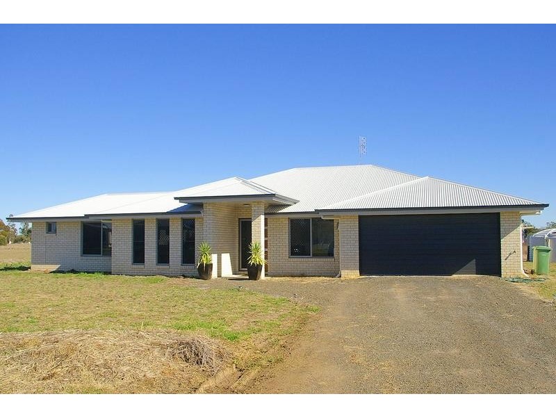 33 James Cook Drive, Dalby QLD 4405