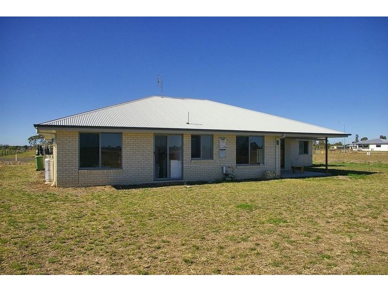 33 James Cook Drive, Dalby QLD 4405