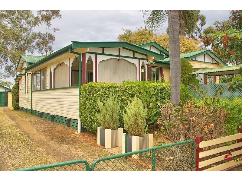 5 Wooburn Street, Dalby QLD 4405