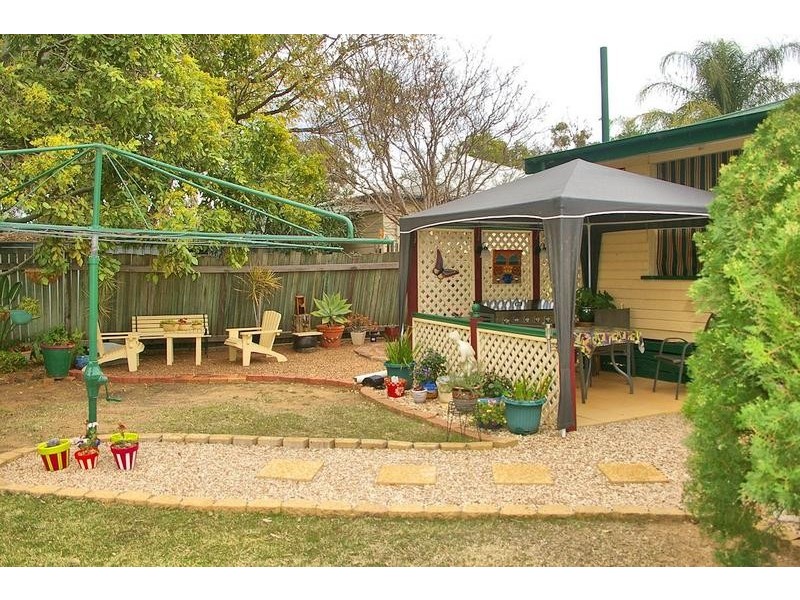 5 Wooburn Street, Dalby QLD 4405