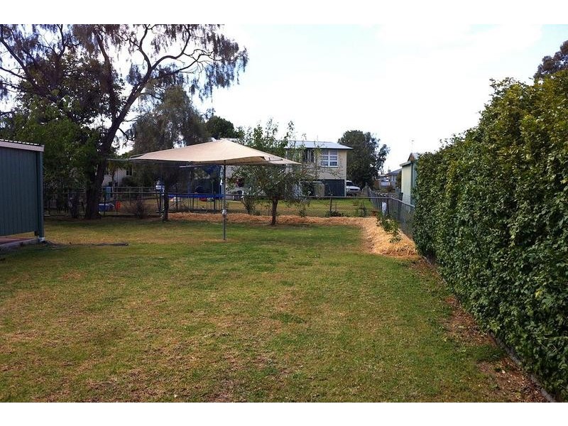 137 Bunya Street, Dalby QLD 4405