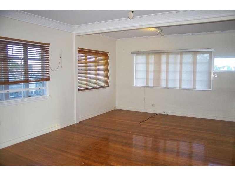 9 Lindsay Street, Dalby QLD 4405