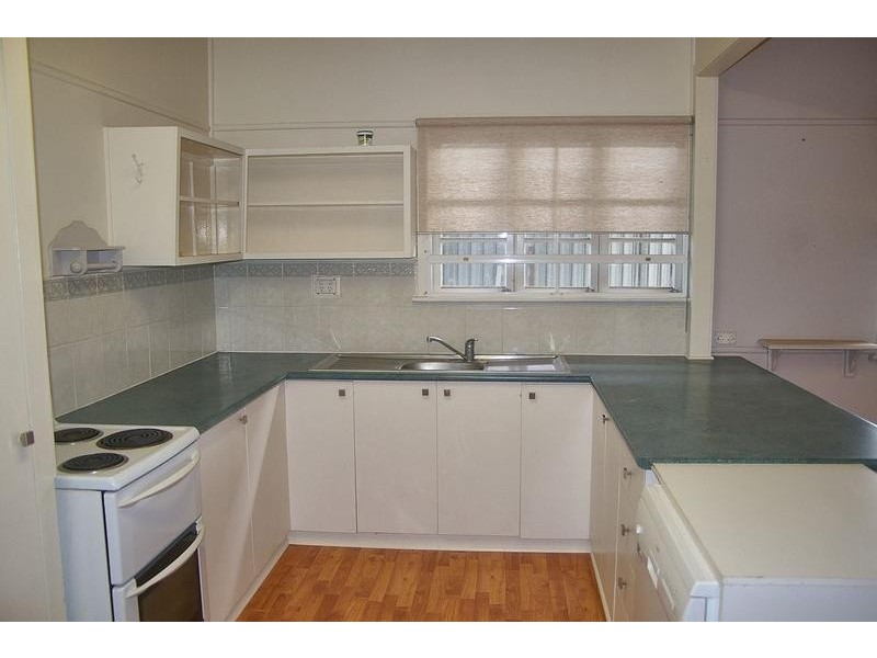 9 Lindsay Street, Dalby QLD 4405