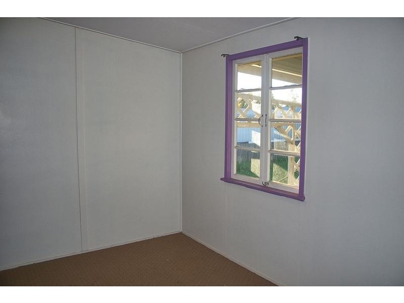 9 Lindsay Street, Dalby QLD 4405