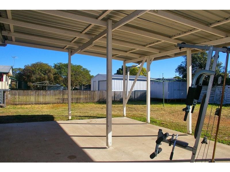 9 Lindsay Street, Dalby QLD 4405