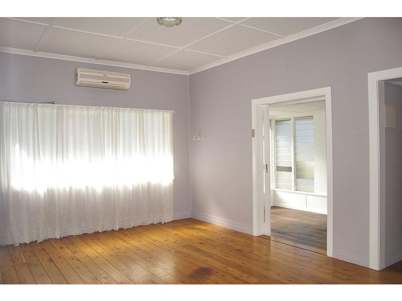 44 Pratten Street, Dalby QLD 4405